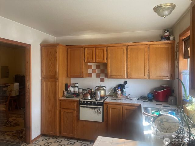 12 Caribou Road, Tonasket, WA 98855