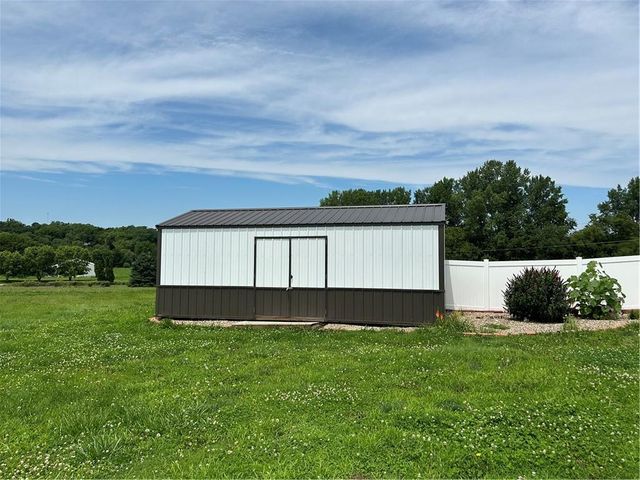 27728 245th Street, Maryville, MO 64468