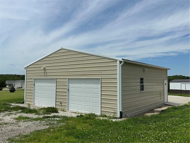 27728 245th Street, Maryville, MO 64468