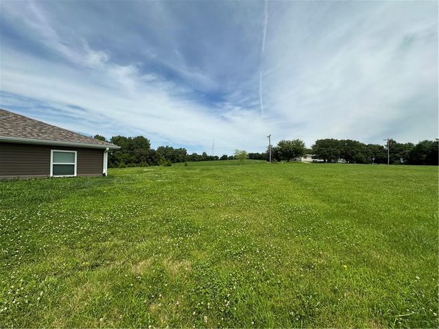 27728 245th Street, Maryville, MO 64468