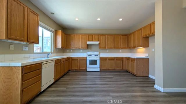 9053 Calico Court, Oak Hills, CA 92344