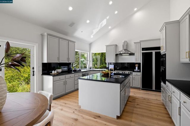 78 Scenic Dr, Orinda, CA 94563