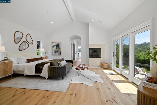 78 Scenic Dr, Orinda, CA 94563