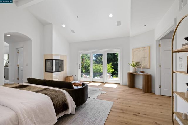 78 Scenic Dr, Orinda, CA 94563