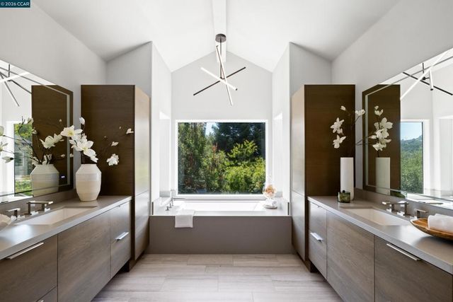 78 Scenic Dr, Orinda, CA 94563
