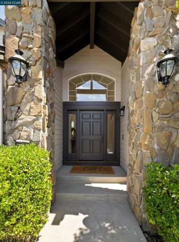78 Scenic Dr, Orinda, CA 94563