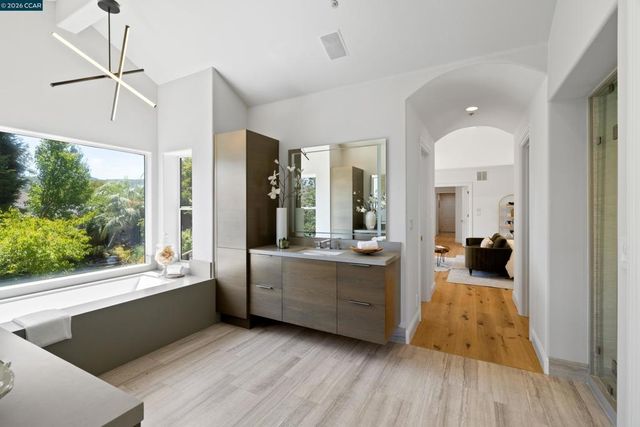78 Scenic Dr, Orinda, CA 94563