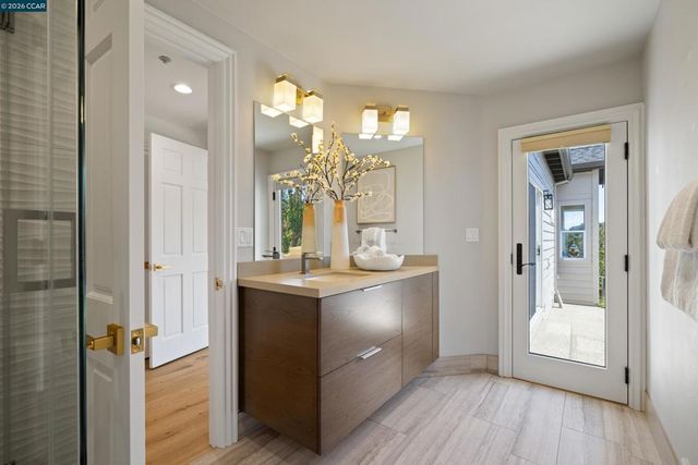 78 Scenic Dr, Orinda, CA 94563
