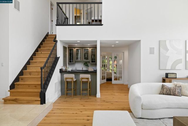 78 Scenic Dr, Orinda, CA 94563