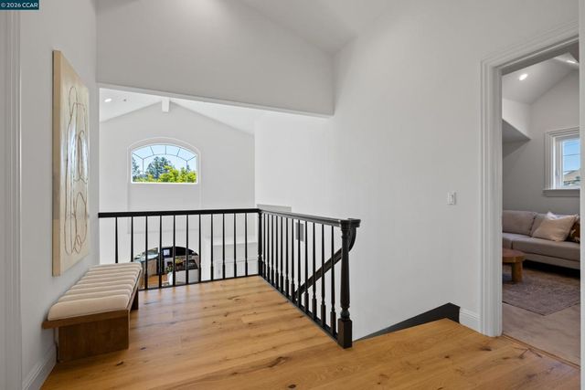 78 Scenic Dr, Orinda, CA 94563