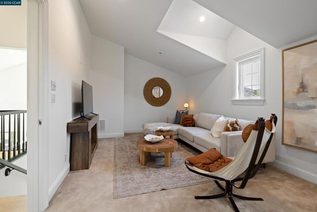 78 Scenic Dr, Orinda, CA 94563