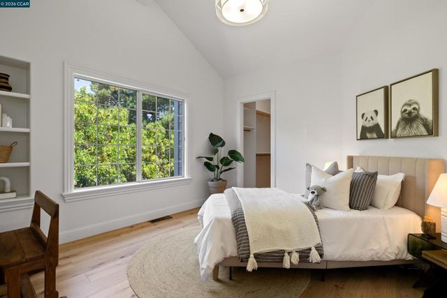 78 Scenic Dr, Orinda, CA 94563