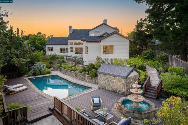 78 Scenic Dr, Orinda, CA 94563