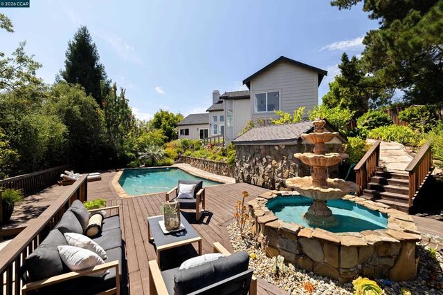78 Scenic Dr, Orinda, CA 94563