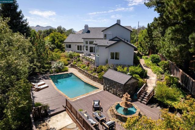 78 Scenic Dr, Orinda, CA 94563