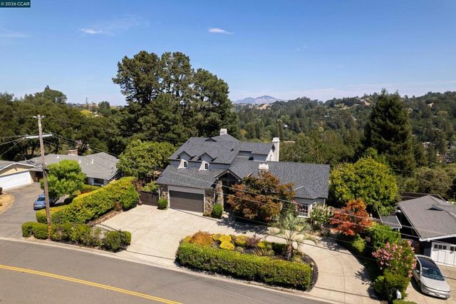 78 Scenic Dr, Orinda, CA 94563
