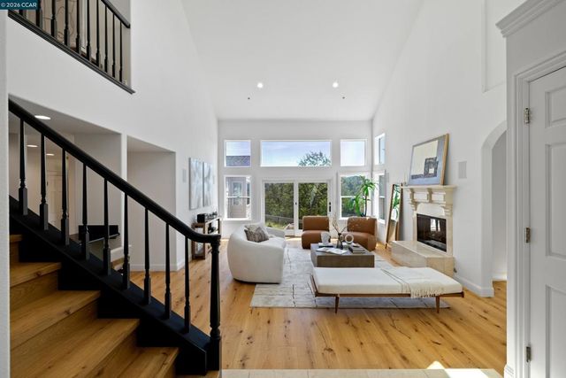 78 Scenic Dr, Orinda, CA 94563