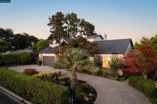 78 Scenic Dr, Orinda, CA 94563