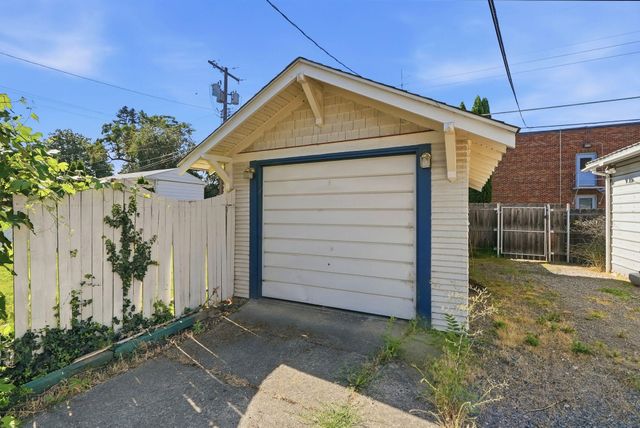 1018 E Sharp Ave, Spokane, WA 99216