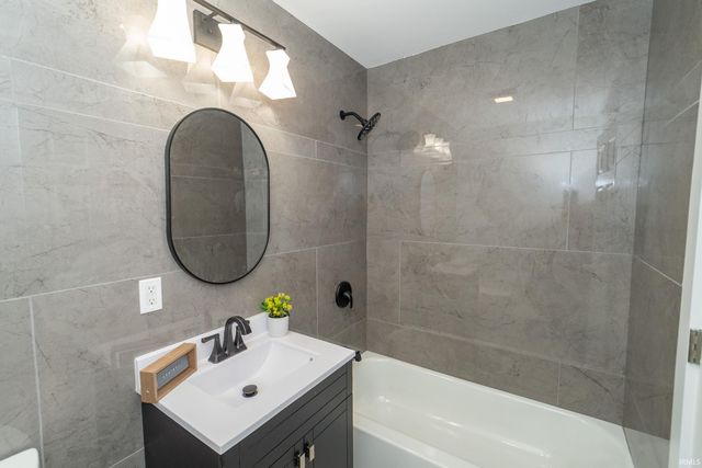 4550 Macdougall Court, South Bend, IN 46614