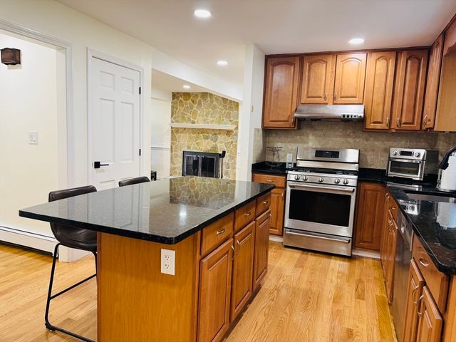 86 Wood End Lane, Medfield, MA 02052