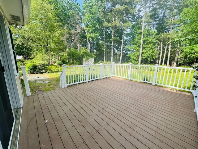 86 Wood End Lane, Medfield, MA 02052
