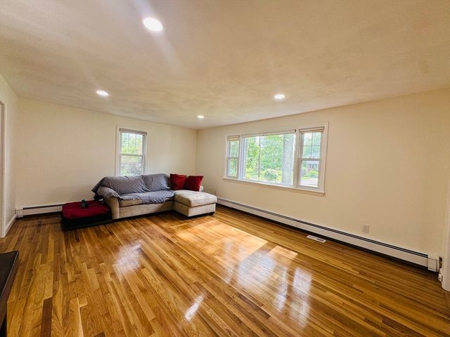 86 Wood End Lane, Medfield, MA 02052