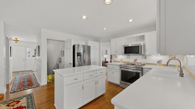 1329 Woodland Drive SW, Rochester, MN 55902