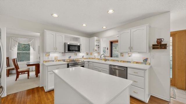 1329 Woodland Drive SW, Rochester, MN 55902