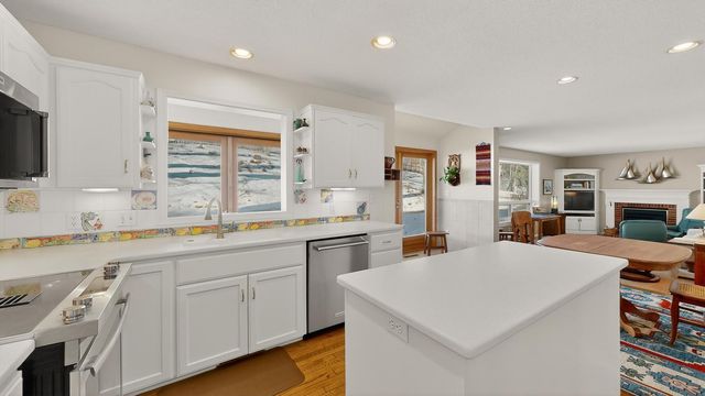 1329 Woodland Drive SW, Rochester, MN 55902