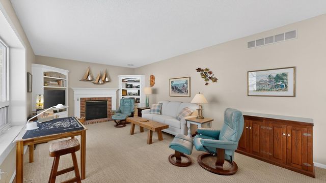 1329 Woodland Drive SW, Rochester, MN 55902