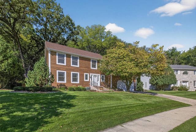 1329 Woodland Drive SW, Rochester, MN 55902