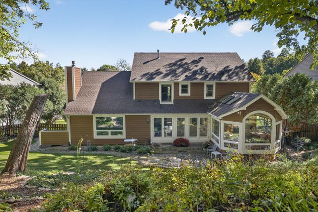 1329 Woodland Drive SW, Rochester, MN 55902