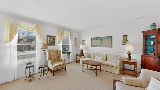 1329 Woodland Drive SW, Rochester, MN 55902