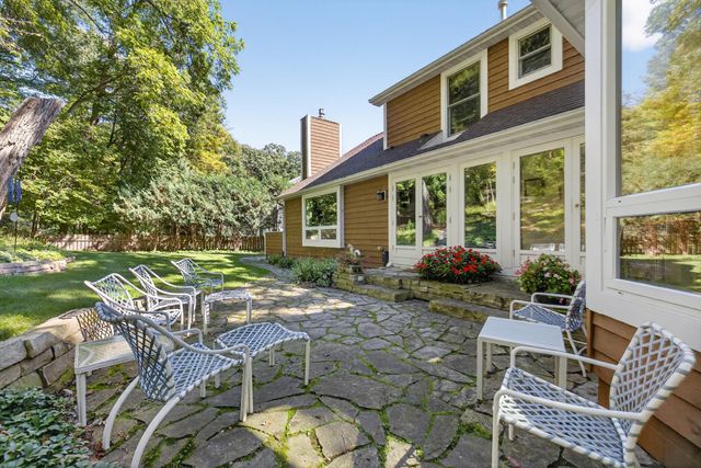 1329 Woodland Drive SW, Rochester, MN 55902