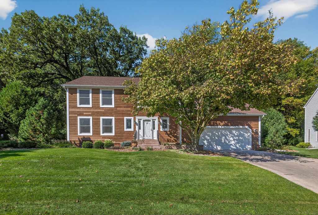 1329 Woodland Drive SW, Rochester, MN 55902