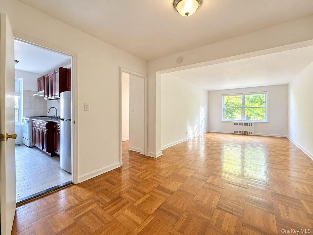 147-37 38 Avenue 16C, Flushing, NY 11354 — photo 2