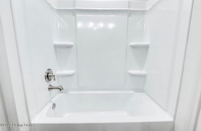 4707 Golden Eagle Dr, Louisville, KY 40245