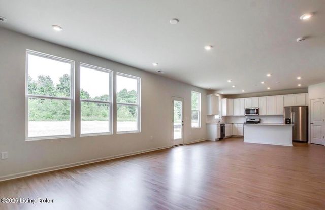 4707 Golden Eagle Dr, Louisville, KY 40245