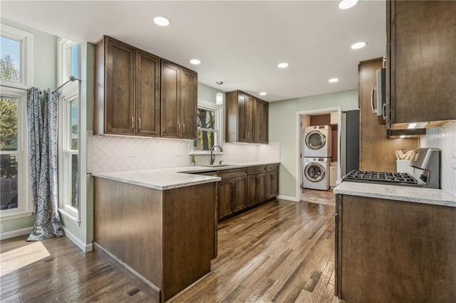 14827 S Navaho Drive, Olathe, KS 66062