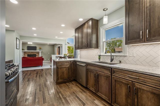 14827 S Navaho Drive, Olathe, KS 66062