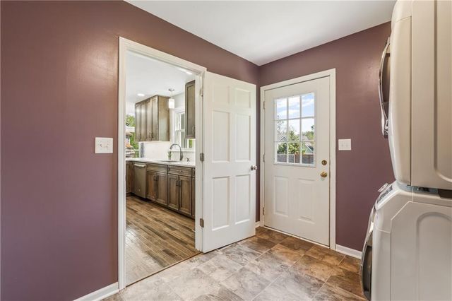 14827 S Navaho Drive, Olathe, KS 66062