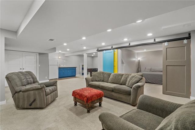14827 S Navaho Drive, Olathe, KS 66062