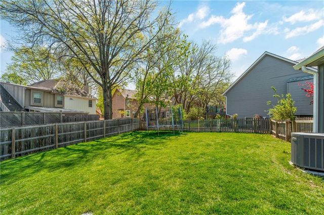 14827 S Navaho Drive, Olathe, KS 66062