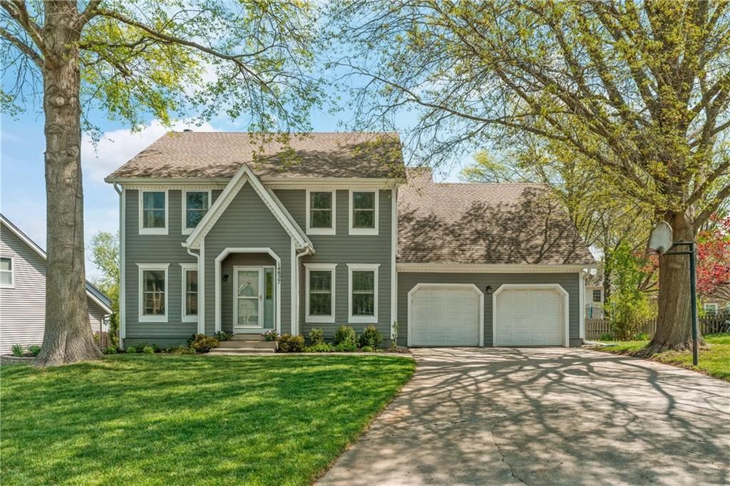 14827 S Navaho Drive, Olathe, KS 66062