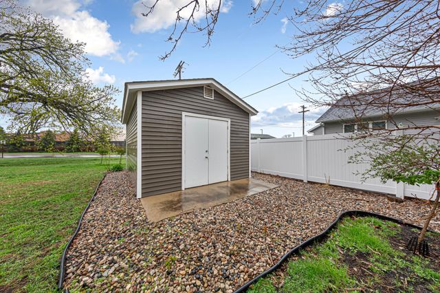 1110 Anderson Drive, Mankato, MN 56001
