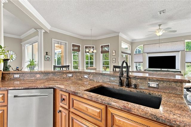 2168 W Begonia Drive, Beverly Hills, FL 34465