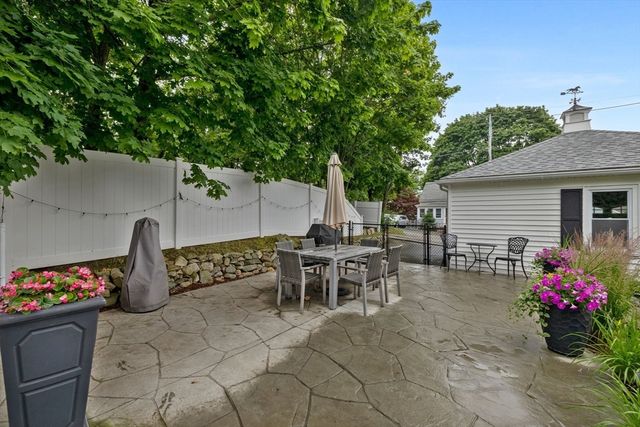 40 County St 1, Peabody, MA 01960