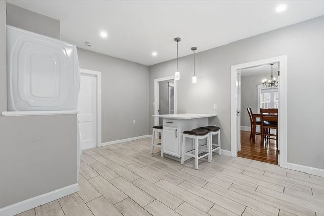 40 County St 1, Peabody, MA 01960