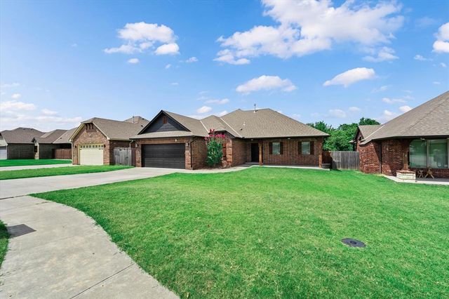 233 Timber Lane, Harrah, OK 73045